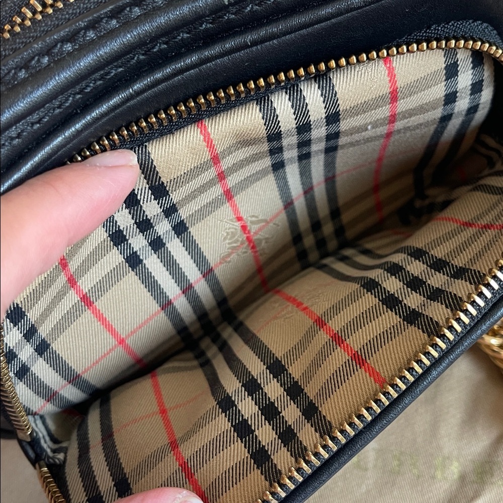 Authentic Burberry Chain Link Camera Crossbody - Picture 13 of 14